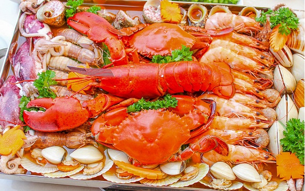 lẩu hải sản khổng lồ