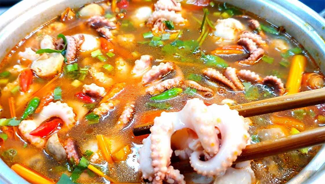 món lẩu bạch tuộc tươi sống
