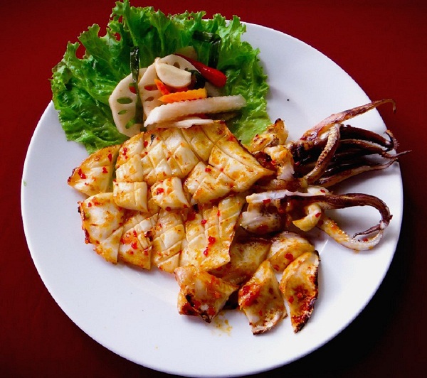 Muc-mot-nang-nuong-muoi-ot