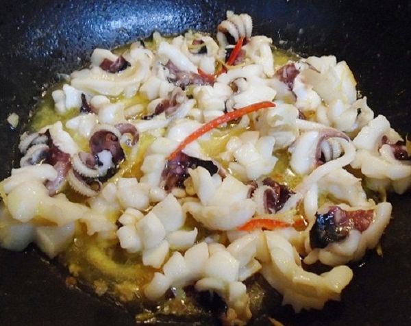 mực nang xào sả ớt