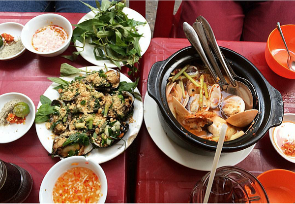 quán hải sản bình dân