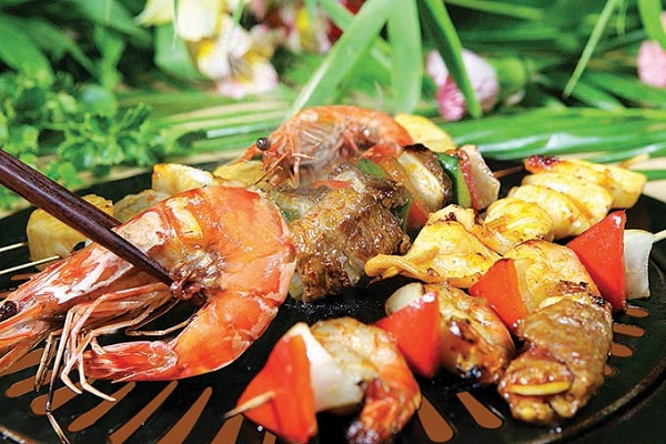 các món hải sản nướng và bạch tuộc