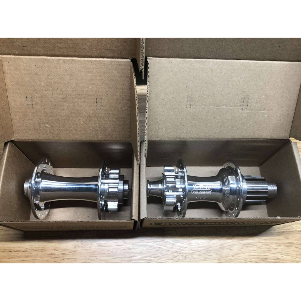 White Industries XMR+ Boost | 6 Bolts | Hub Set