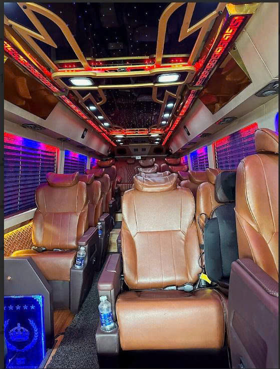 Cho Thuê Xe Dcar VIP 20 Chỗ Tại Hà Nội – Xe Đời Mới, Nội Thất VIP, Chuyên Nghiệp