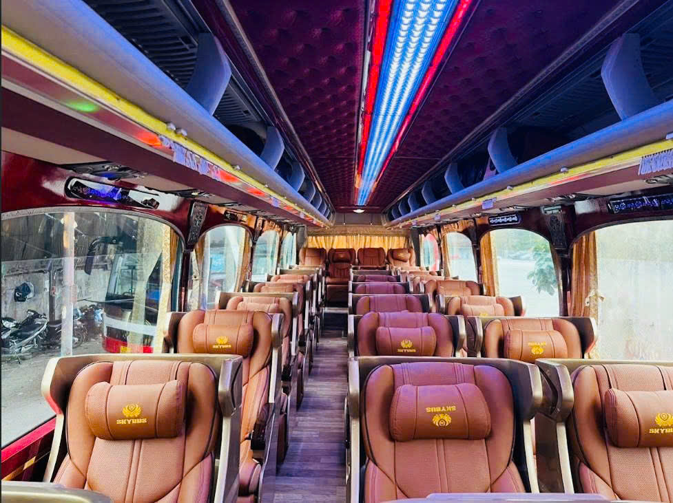 Cho Thuê Xe Dcar VIP 28 Chỗ Tại Hà Nội – Xe Đời Mới, Nội Thất Sang Trọng