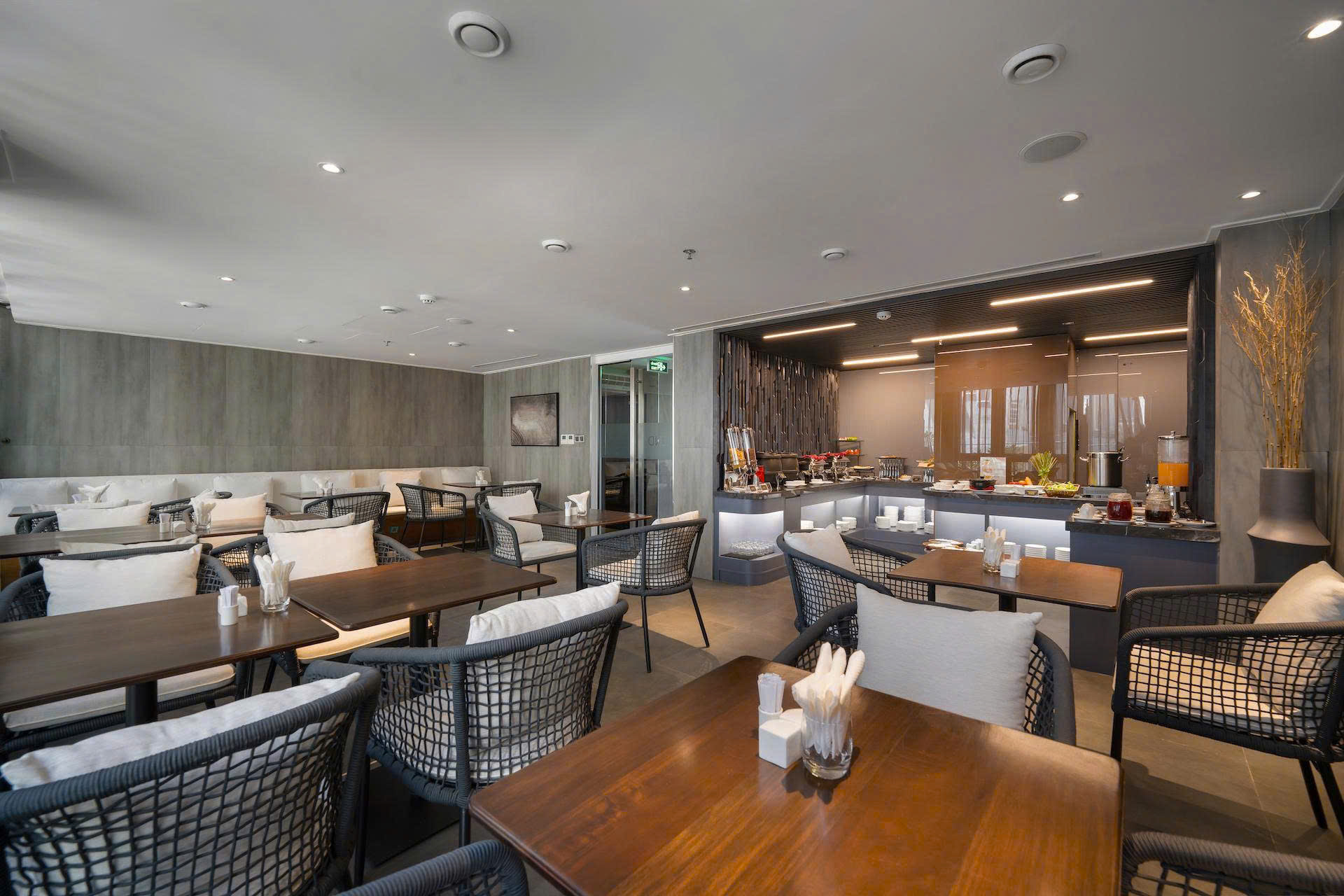Combo Đà Nẵng 4N3Đ Từ Hà Nội | The Legend Boutique Hotel 4 Sao