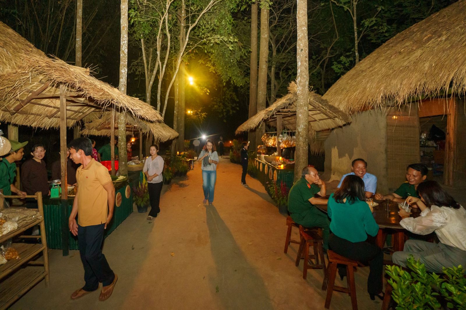 Tour Sài Gòn - Củ Chi - Tây Ninh - Mỹ Tho - Bến Tre 4N3Đ Từ Hà Nội