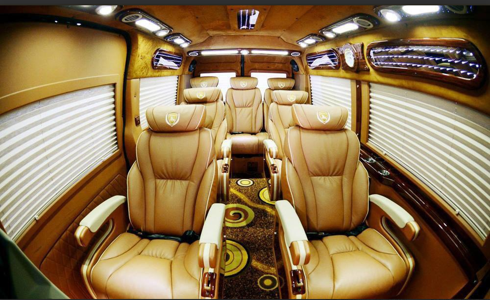 Cho Thuê Xe Dcar Limousine 9 Chỗ Tại Hà Nội – Đẳng Cấp & Tiện Nghi