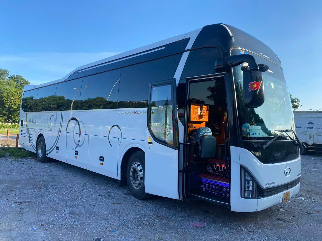 Cho thuê xe du lịch 45 chỗ tại Hà Nội – HT VIỆT NAM