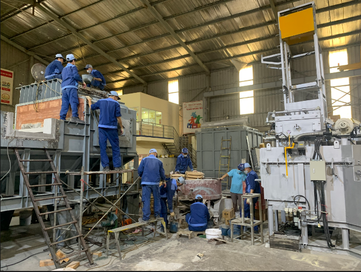 Đổ bê tông lò trung tâm