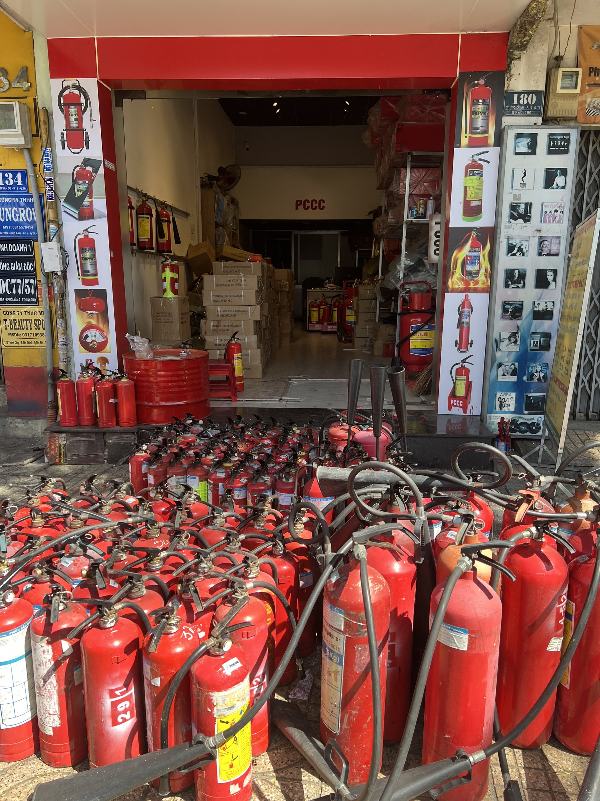 An toàn PCCC cuối năm 2025 - Nạp sạc bình chữa cháy chất lượng , kiết kiệm
