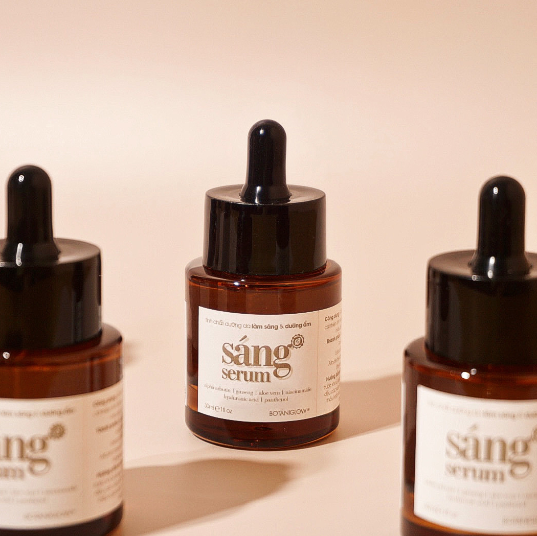 Serum Sáng Dưỡng Trắng, Căng Mịn & Cấp Ẩm | Alpha-Arbutin, Nhân Sâm, Hyaluronic Acid, Vitamin B5, Niacinamide Face Serum Botaniglow 30ml