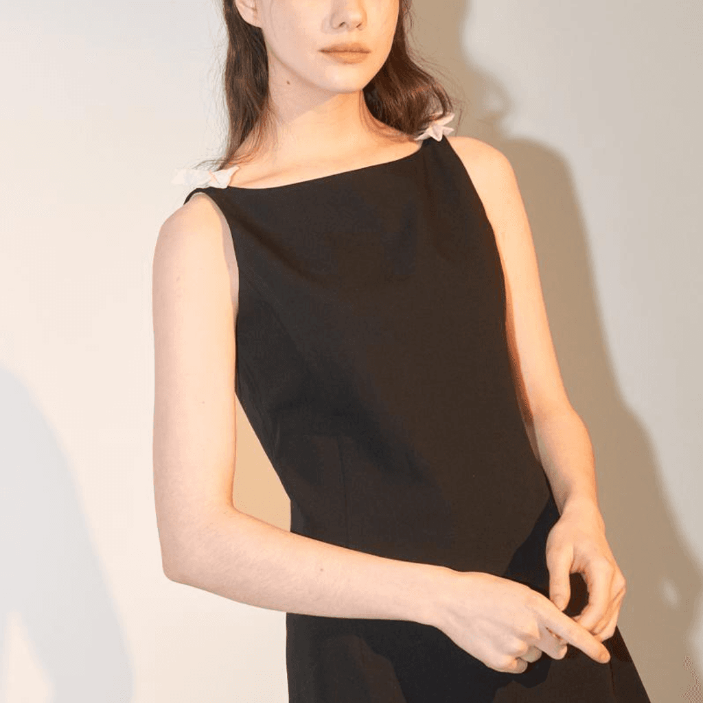 RIBBON SLEEVELESS ONE PIECE WHITE