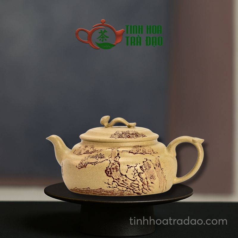 Ấm Tử Sa Thanh Tùng Như Ý Khắc Phong Cảnh Bổn Sơn Lục Nê 210ml - ATS069