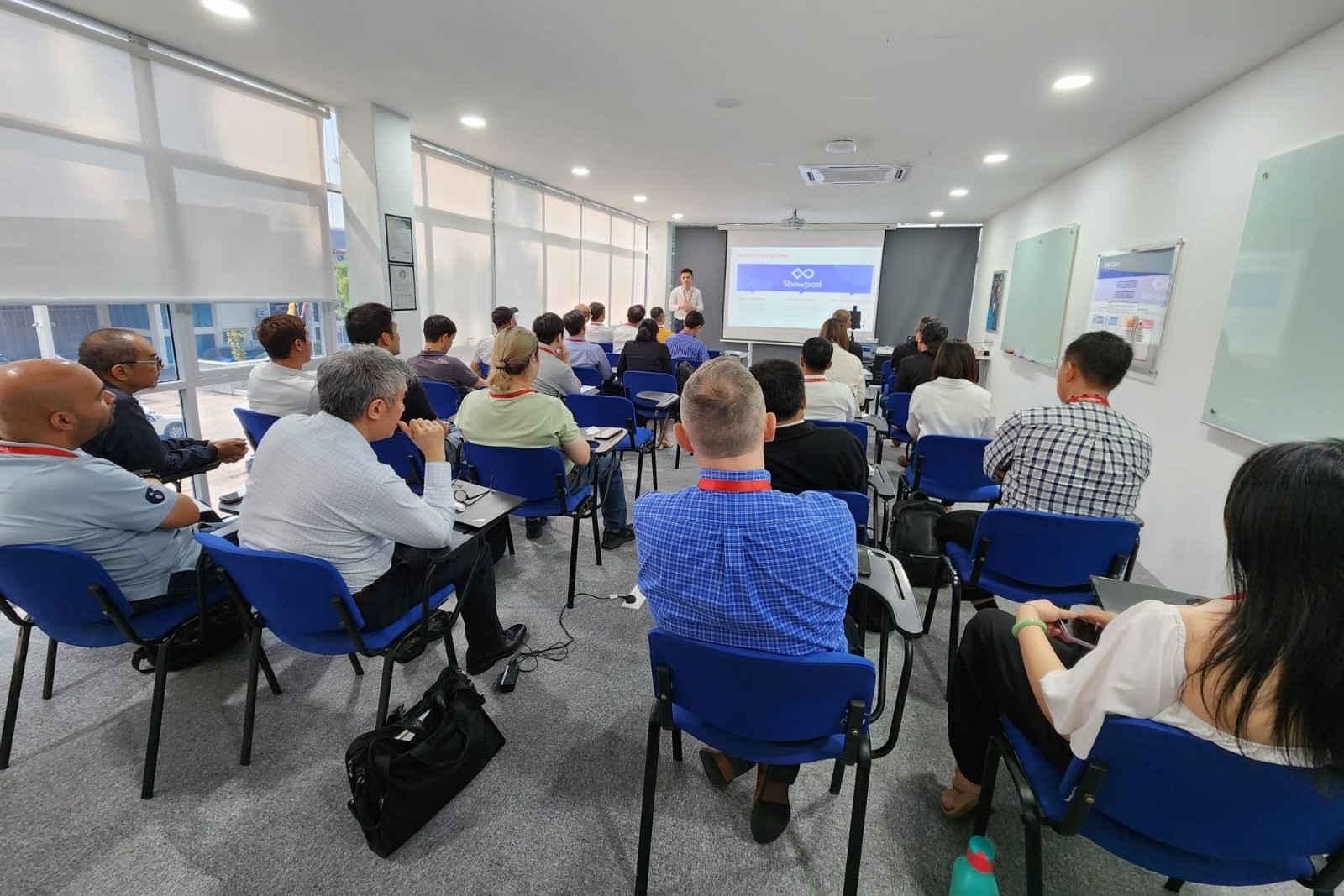 Họp và đào tạo các nhà phân phối bơm hút chân không Edwards khu vực ASIA 2024