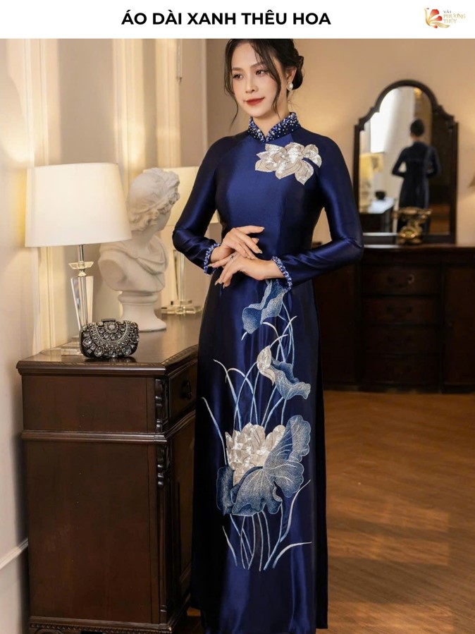 Áo dài xanh thêu hoa