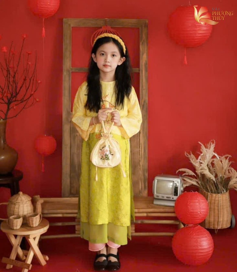 Vải gấm lụa vải may áo dài bé gái