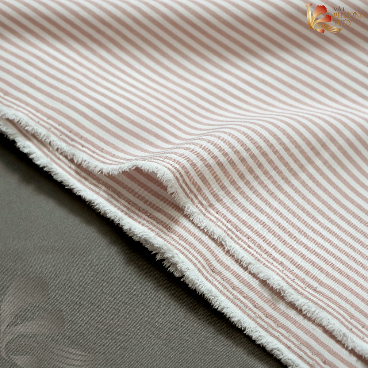 Vải Kate Kẻ Sọc Ngang Phượng Thúy - khổ vải 1m50