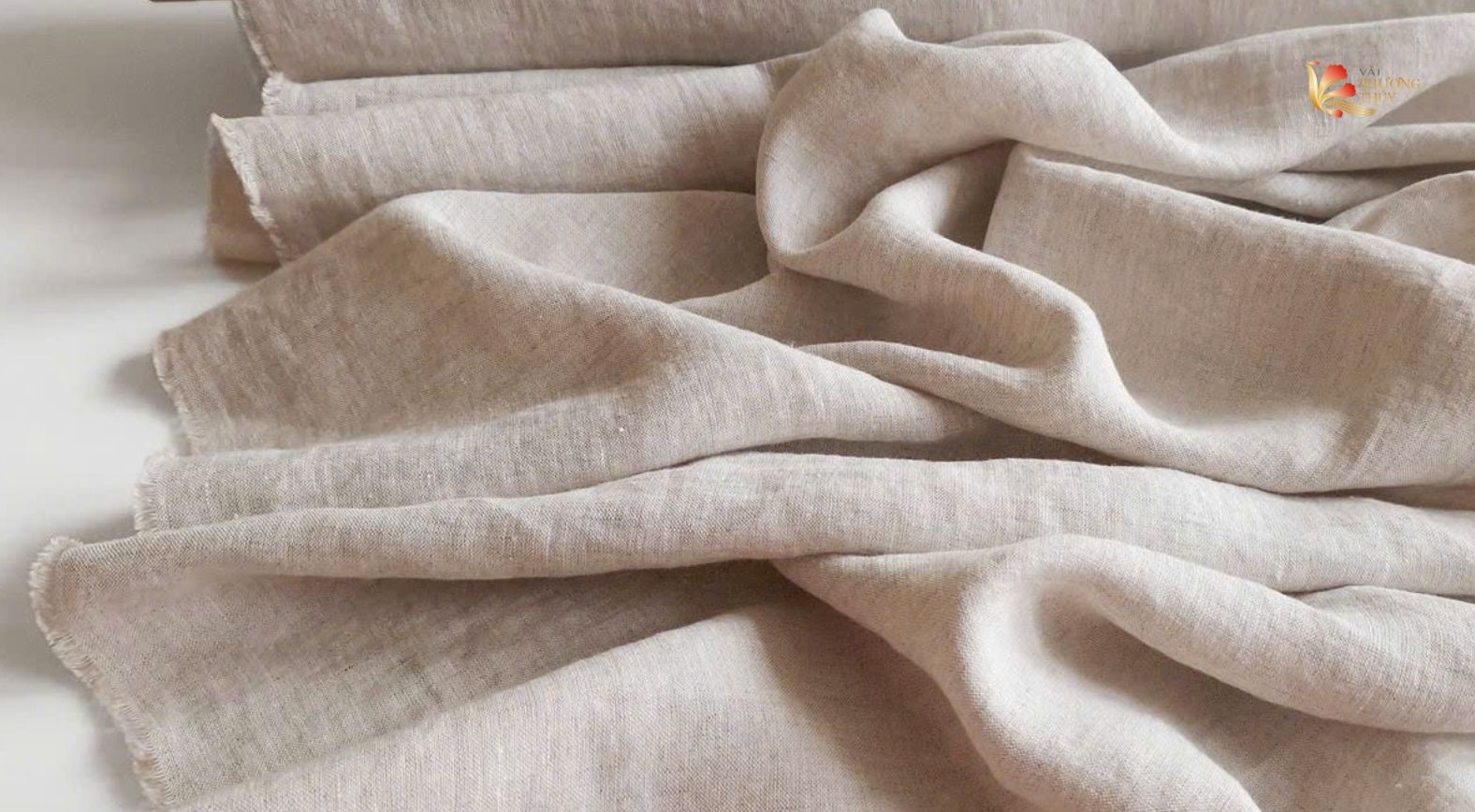 Vải linen thoáng mát, thấm hút mồ hôi tốt, thích hợp may trang phục mùa hè