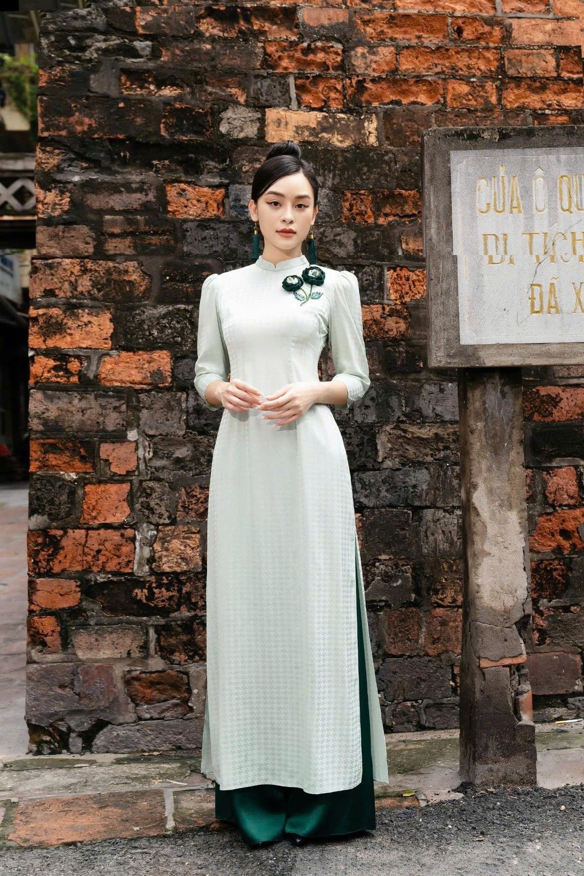 Gợi ý các loại vải may áo dài giáo viên đẹp và thoải mái