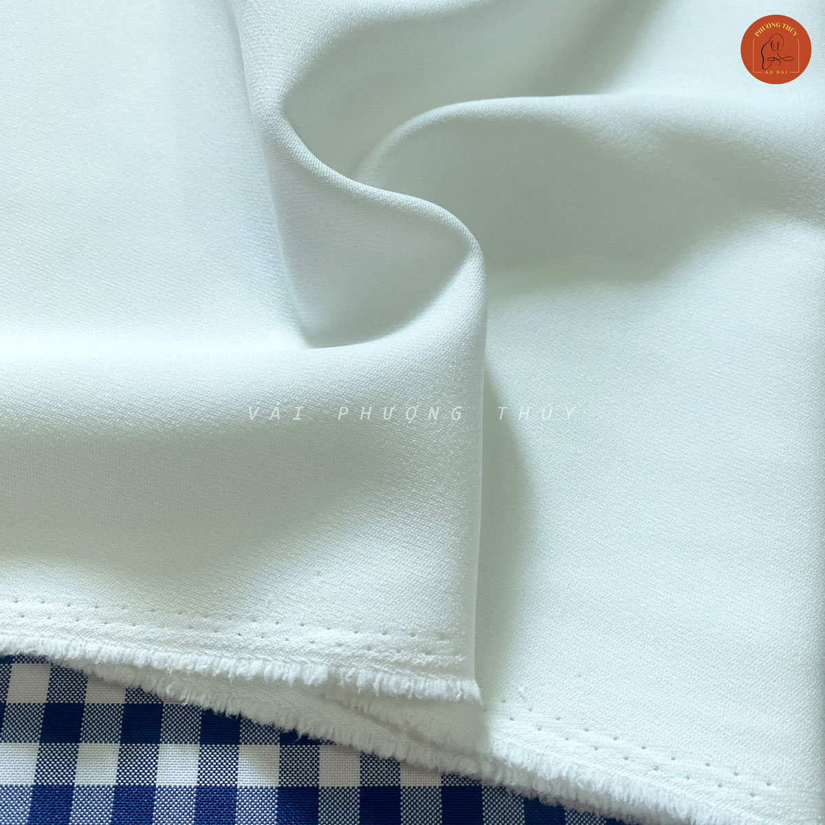 Dòng vải Tuyết Mưa Phượng Thúy với ứng dụng phổ biến may quần tây, áo vest nam nữ