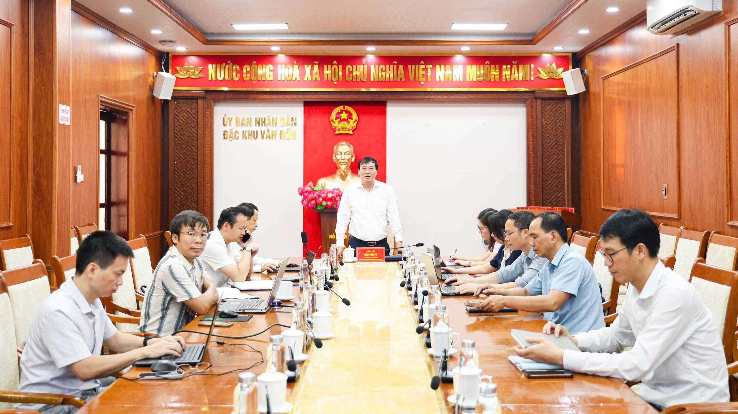 Họp cho ý kiến rà soát, điều chỉnh, hoàn thiện vùng nuôi biển trên địa bàn đặc khu Vân Đồn