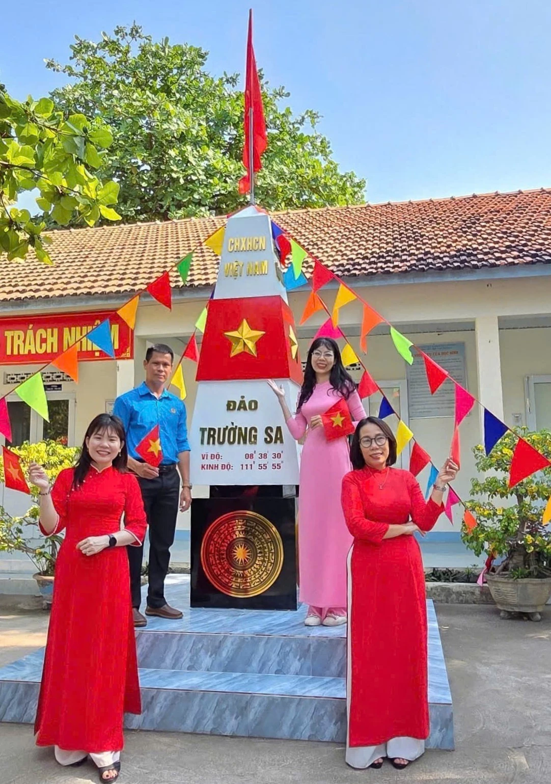 Nuôi dưỡng tình yêu biển đảo qua mô hình cột mốc Trường Sa