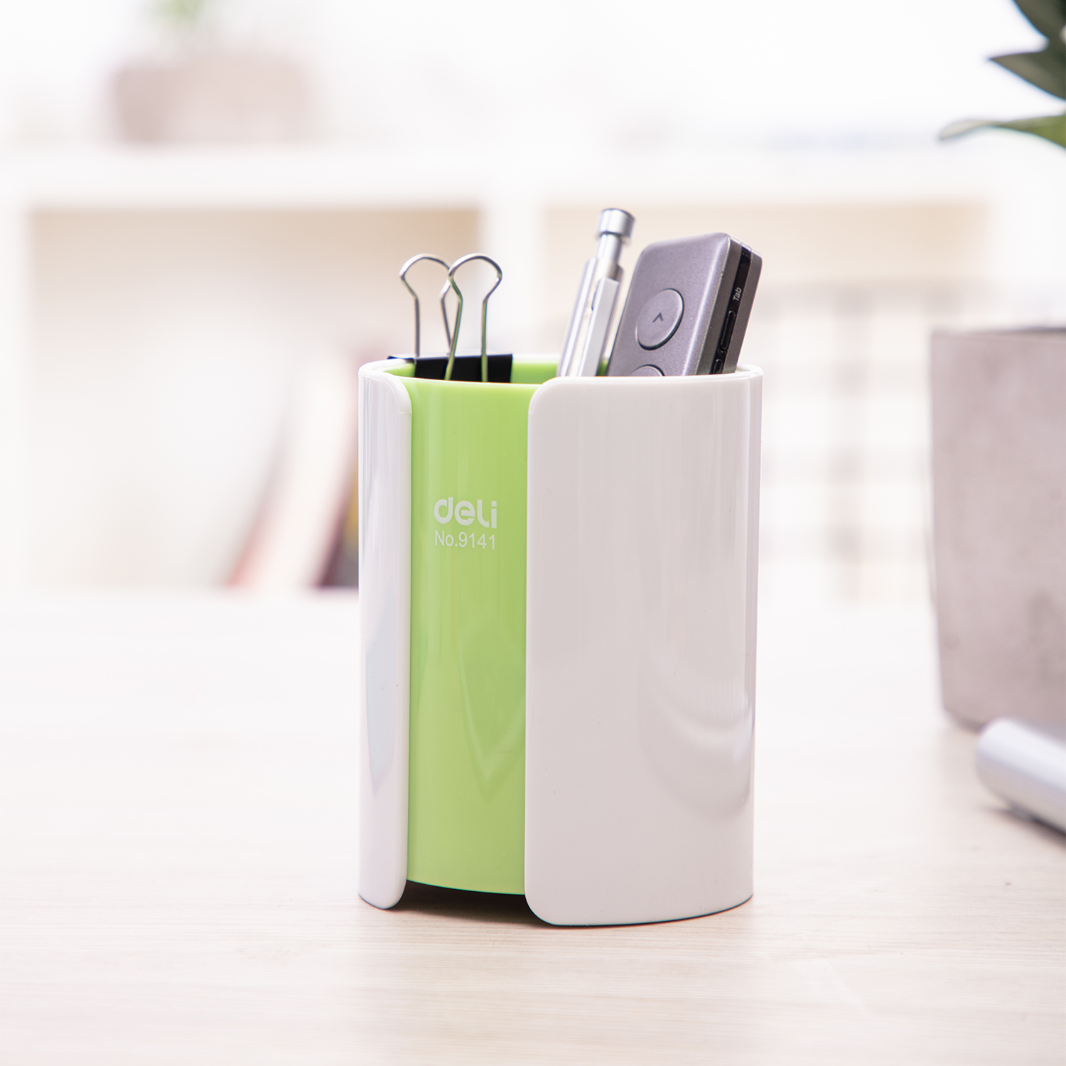 Cấm bút để bàn Deli 9141