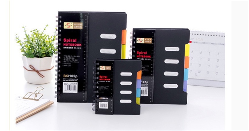 Sổ lò xo bìa nhựa đen B5 phân trang 105 tờ SS-5818