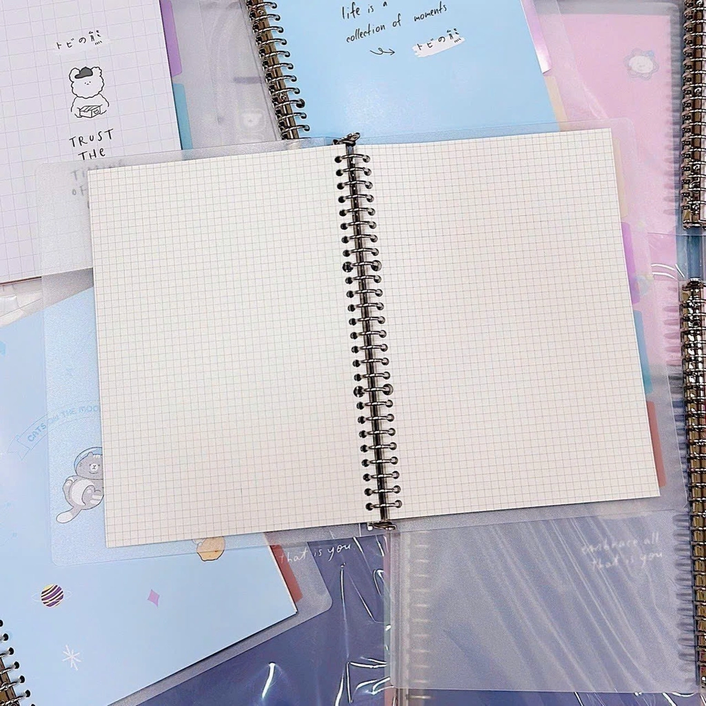 Sổ còng sắt 22 lỗ A5 bìa hình có phân trang 60 tờ