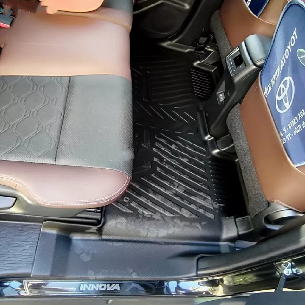 Thảm lót sàn ô tô Toyota Innova Cross 2023-2024 đúc nguyên khối TPE tràn viền bậc cửa cao cấp