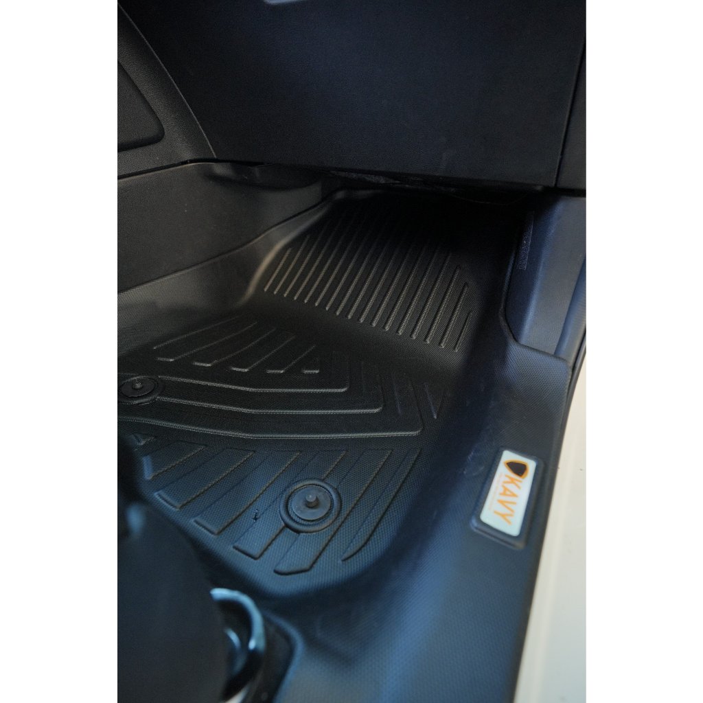 Thảm lót sàn xe ô tô Mitsubishi Triton 2018-2024 đúc nguyên khối TPE chống trơn trượt tràn viền bậc cửa