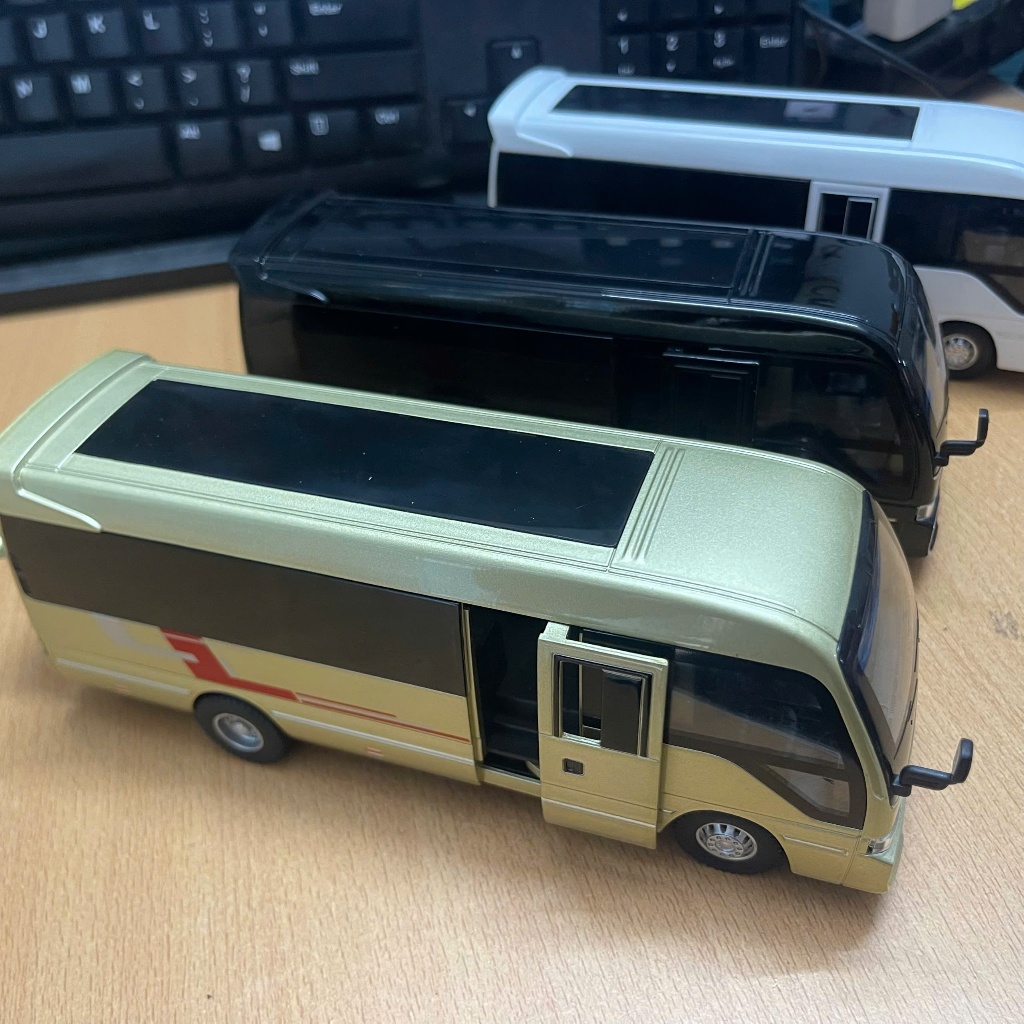 Mô hình xe bus Toyota Coaster KAVY tỉ lệ 1:32 có đèn và âm thanh bằng hợp kim chạy cót
