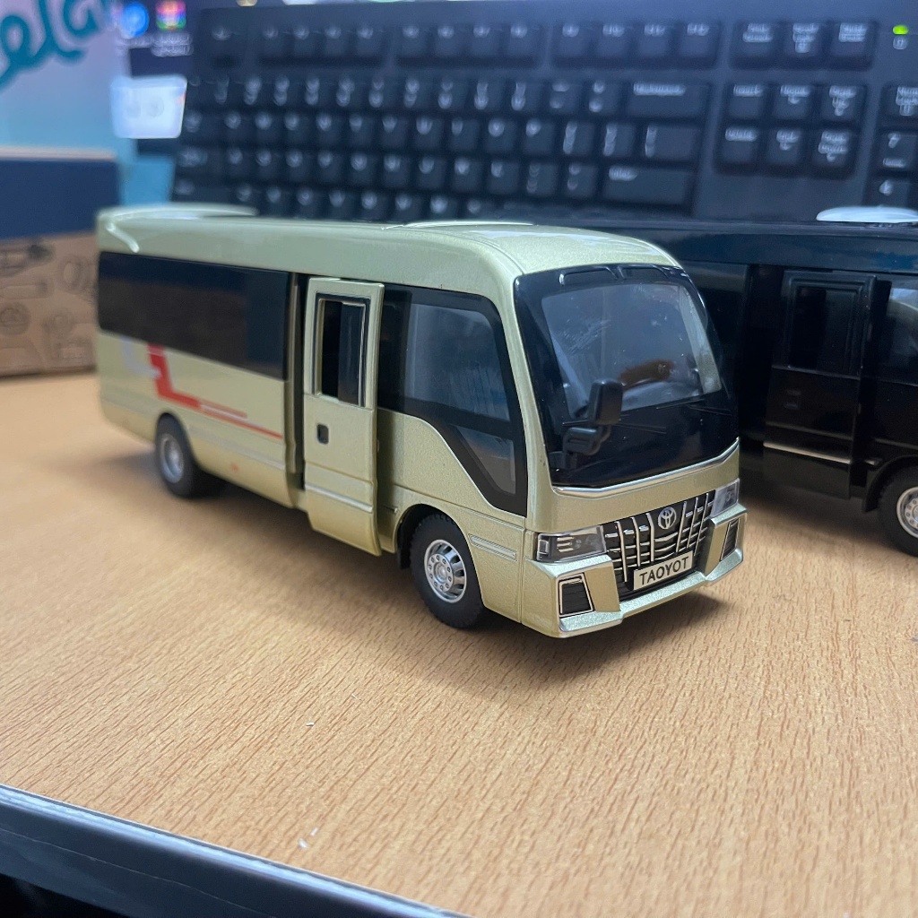 Mô hình xe bus Toyota Coaster KAVY tỉ lệ 1:32 có đèn và âm thanh bằng hợp kim chạy cót