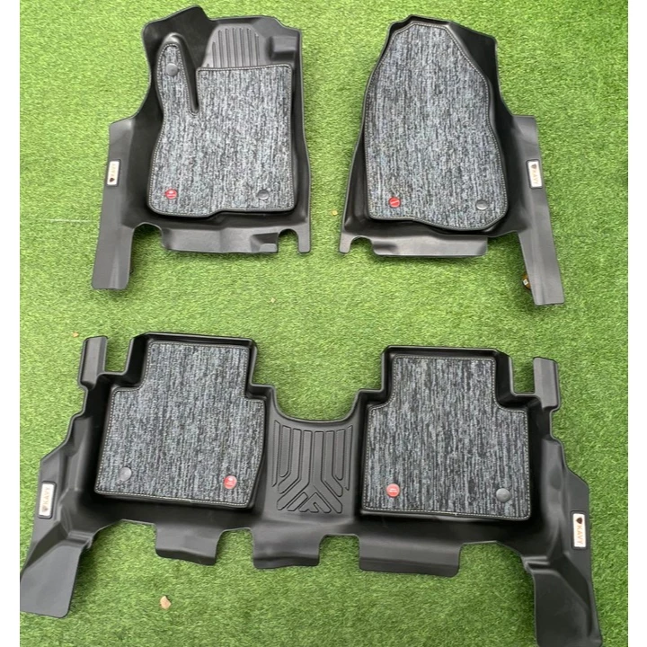 Thảm lót sàn ô tô Toyota Hilux 2015-2024 bằng TPE tràn viền bậc cửa an toàn cao cấp