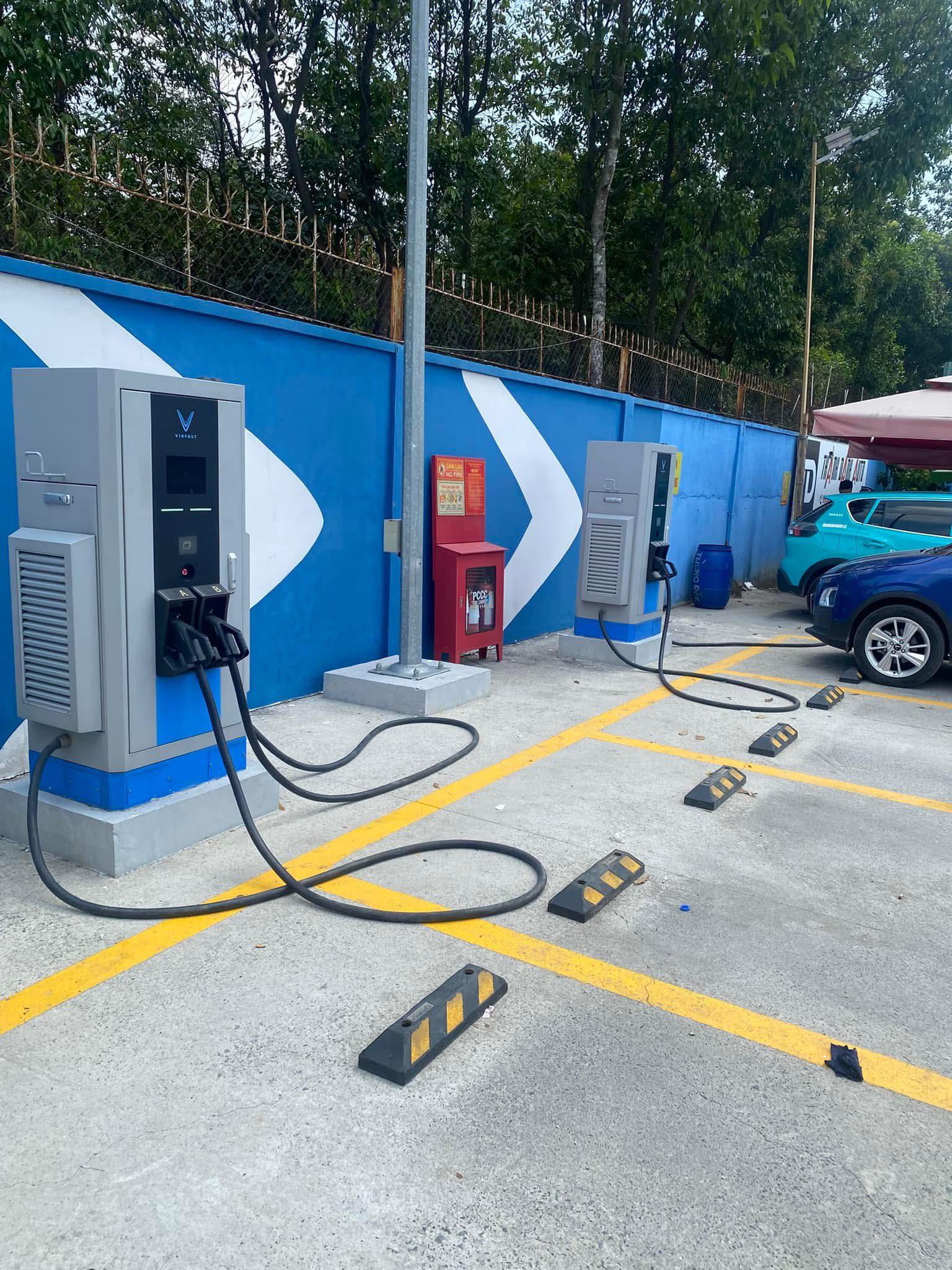 Có Bao Nhiêu Loại Trạm Sạc Xe Điện? Các Loại Trạm Sạc Trên Thế Giới Và Tại Việt Nam