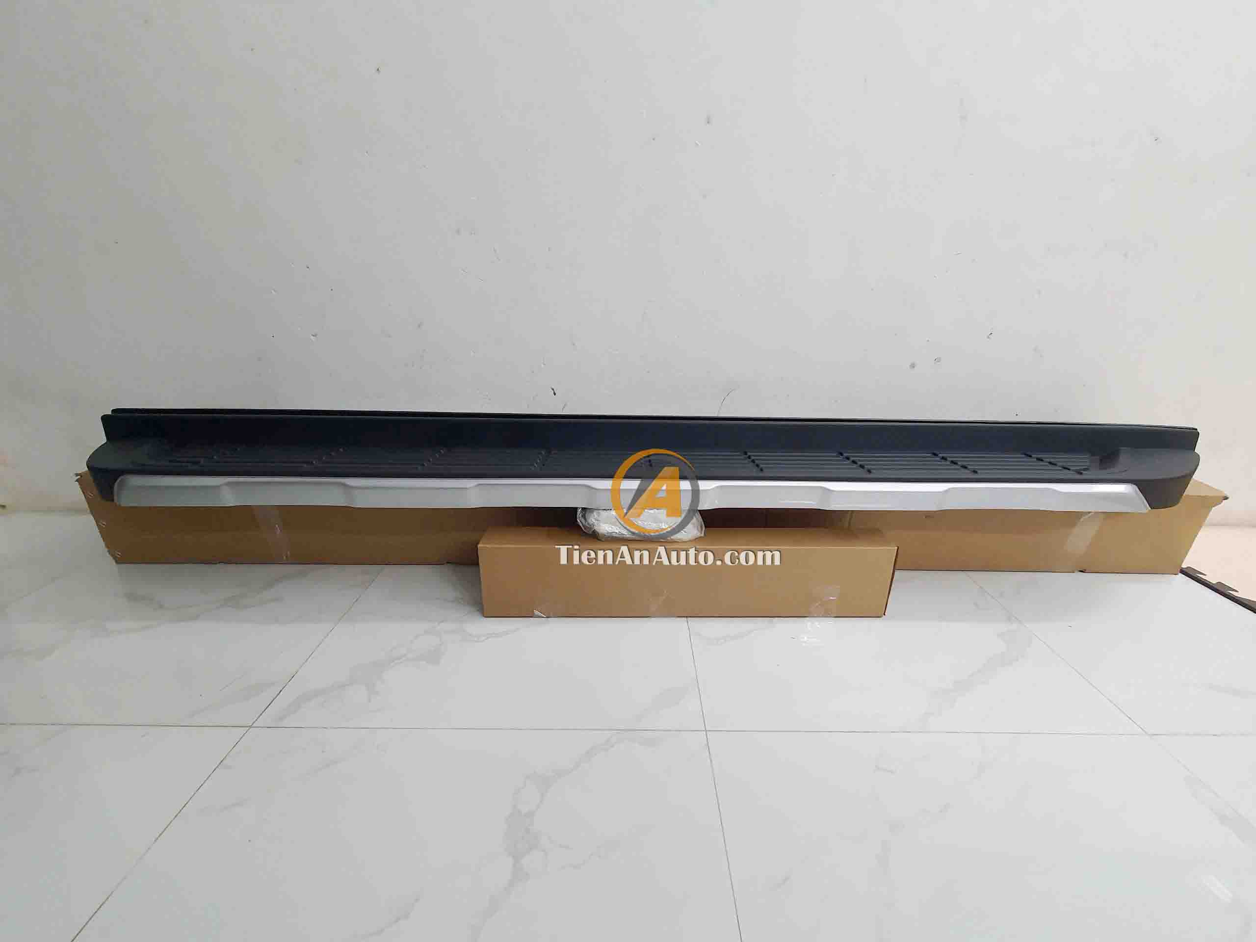 Bậc Lên Xuống Ford Ranger Chính Hãng | Phụ Tùng Ô Tô Tiến An
