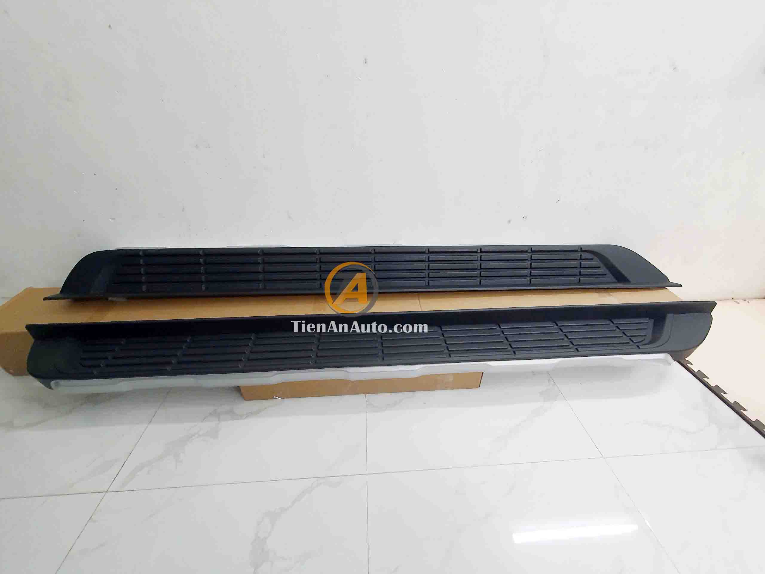 Bậc Lên Xuống Ford Ranger Chính Hãng | Phụ Tùng Ô Tô Tiến An