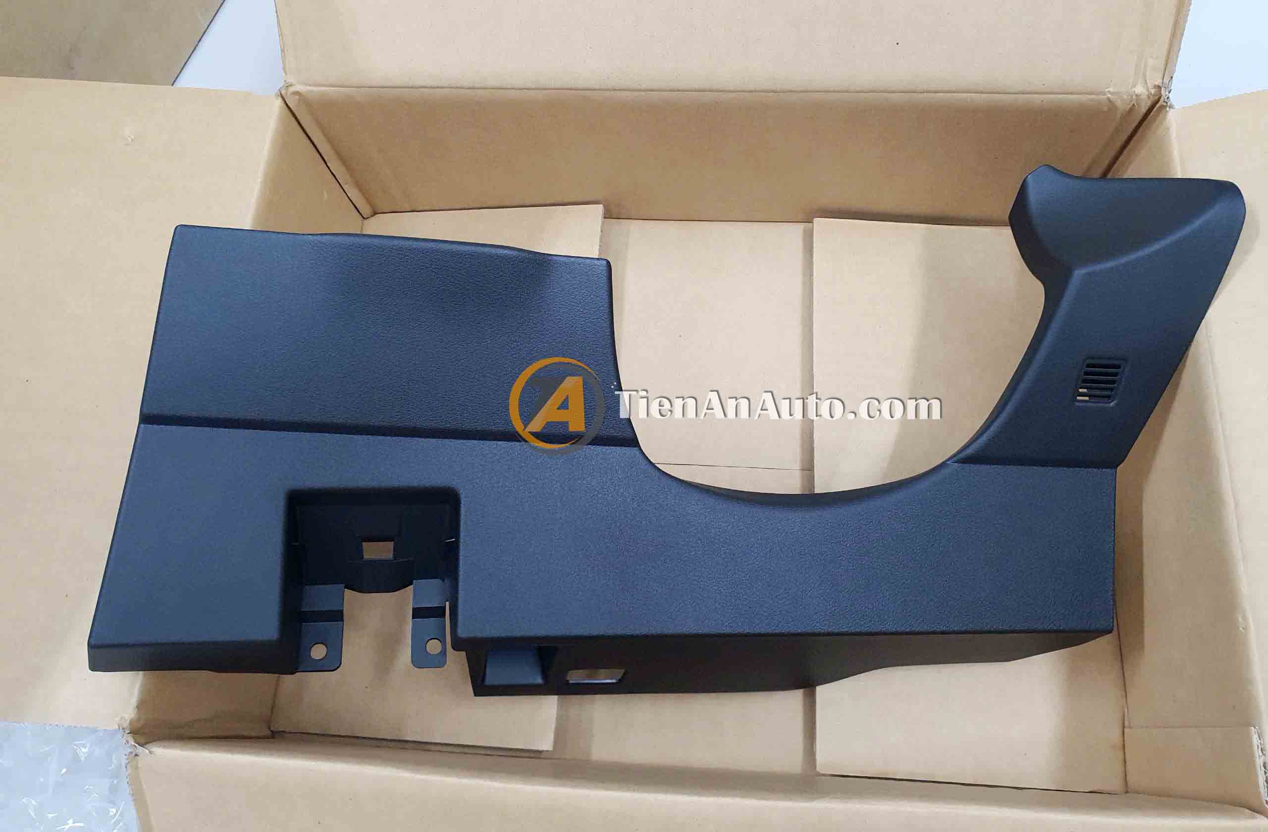 Ốp Nhựa Táp Lô Nissan Kicks – Mã 68106-5R70A | Phụ Tùng Ô Tô Tiến An
