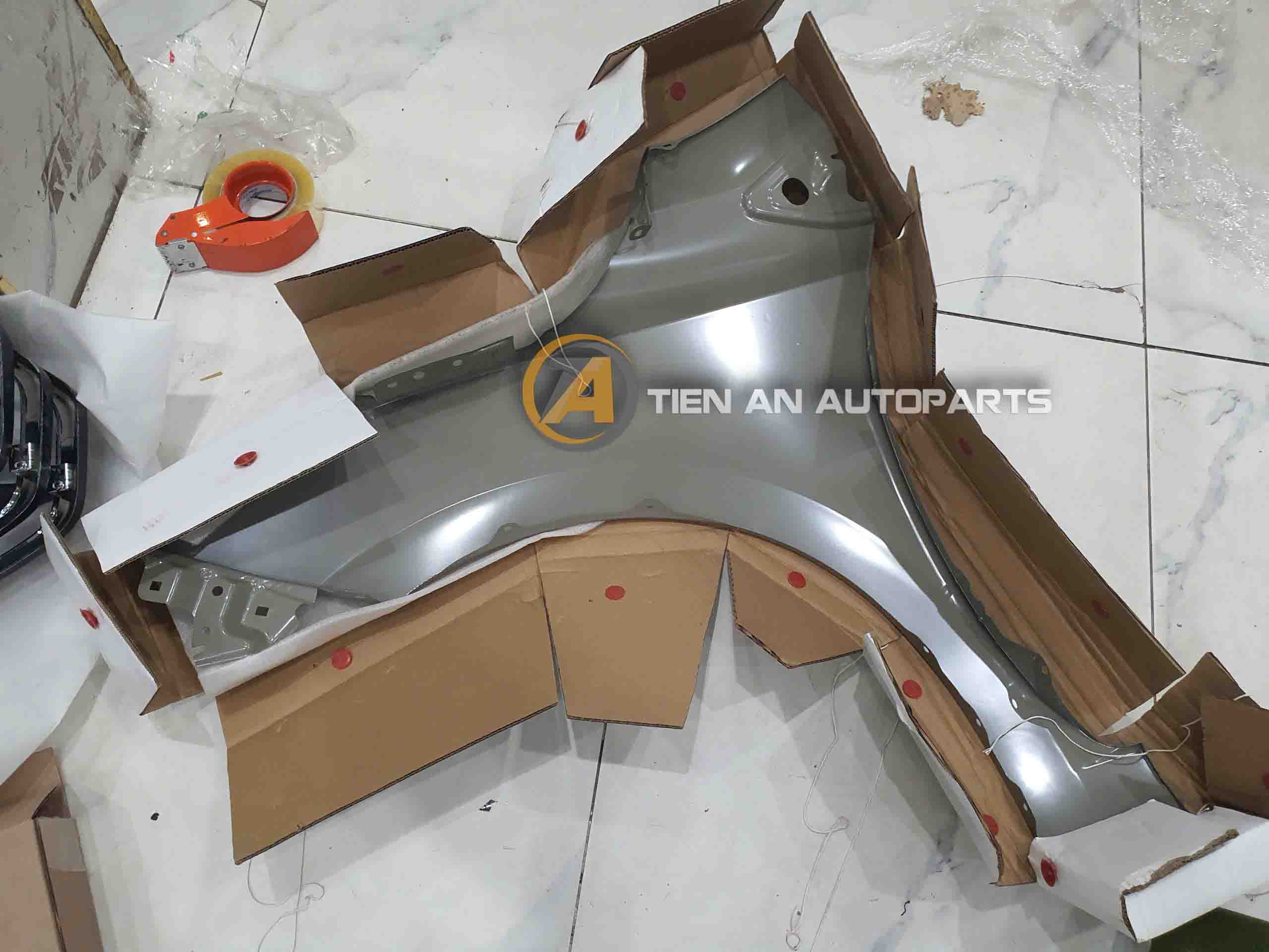 Tai Xe Nissan Almera 2021–2024 – Mã F3101-5EKMA, F3100-5EKMA | Phụ Tùng Ô Tô Tiến An
