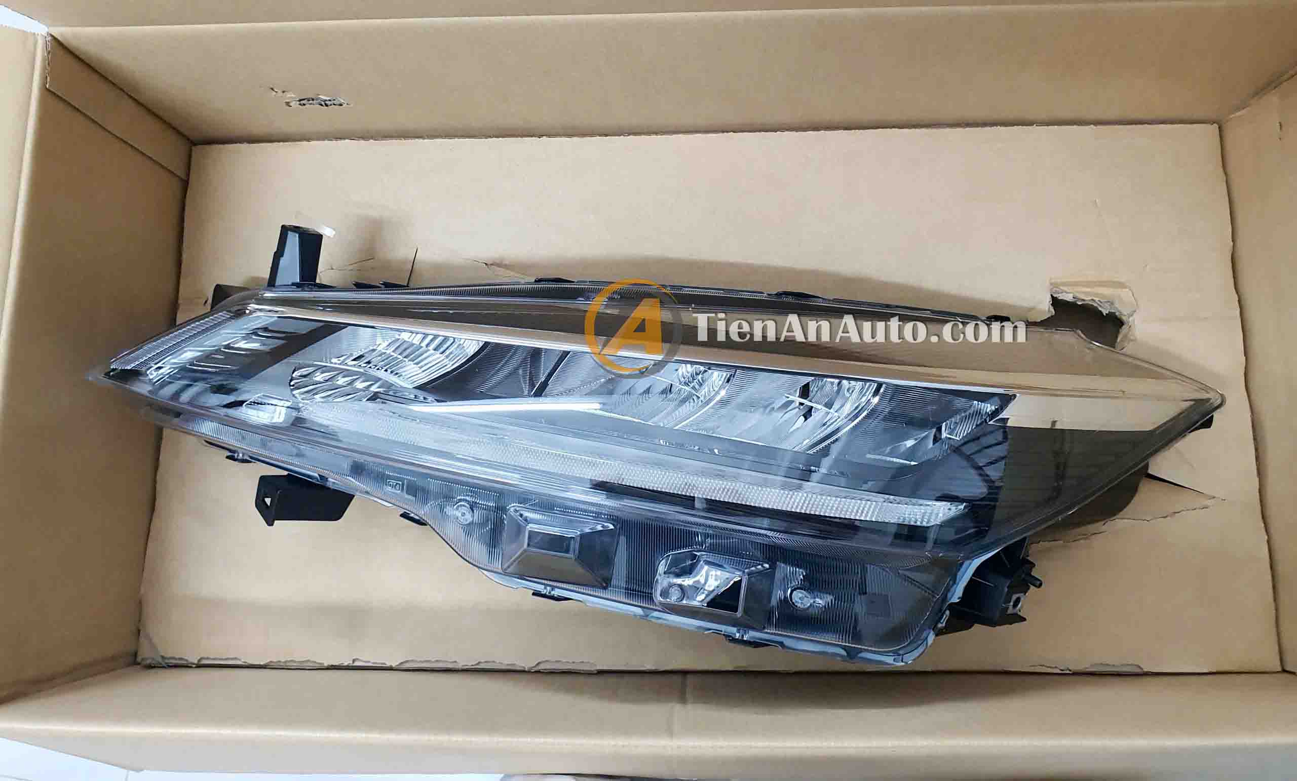 Đèn Pha Nissan Kicks – Mã 26075-5R71A - 26025-5R71A | Phụ Tùng Ô Tô Tiến An