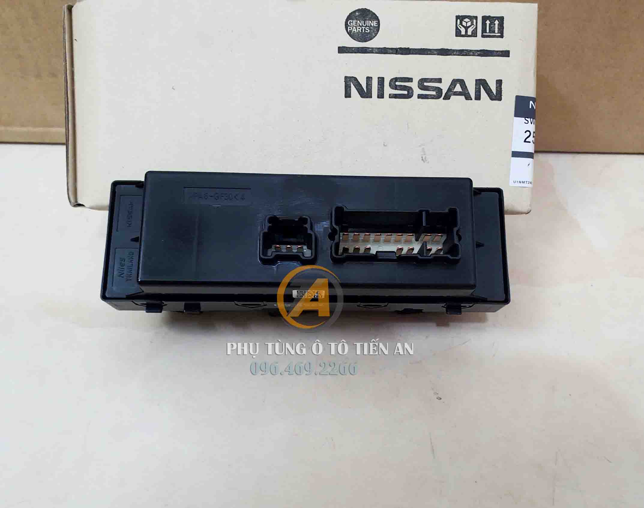 Công Tắc Lên Kính Tổng Nissan Navara 25401-6KT0B, 25401-4JG0B | Phụ Tùng Ô Tô Tiến An