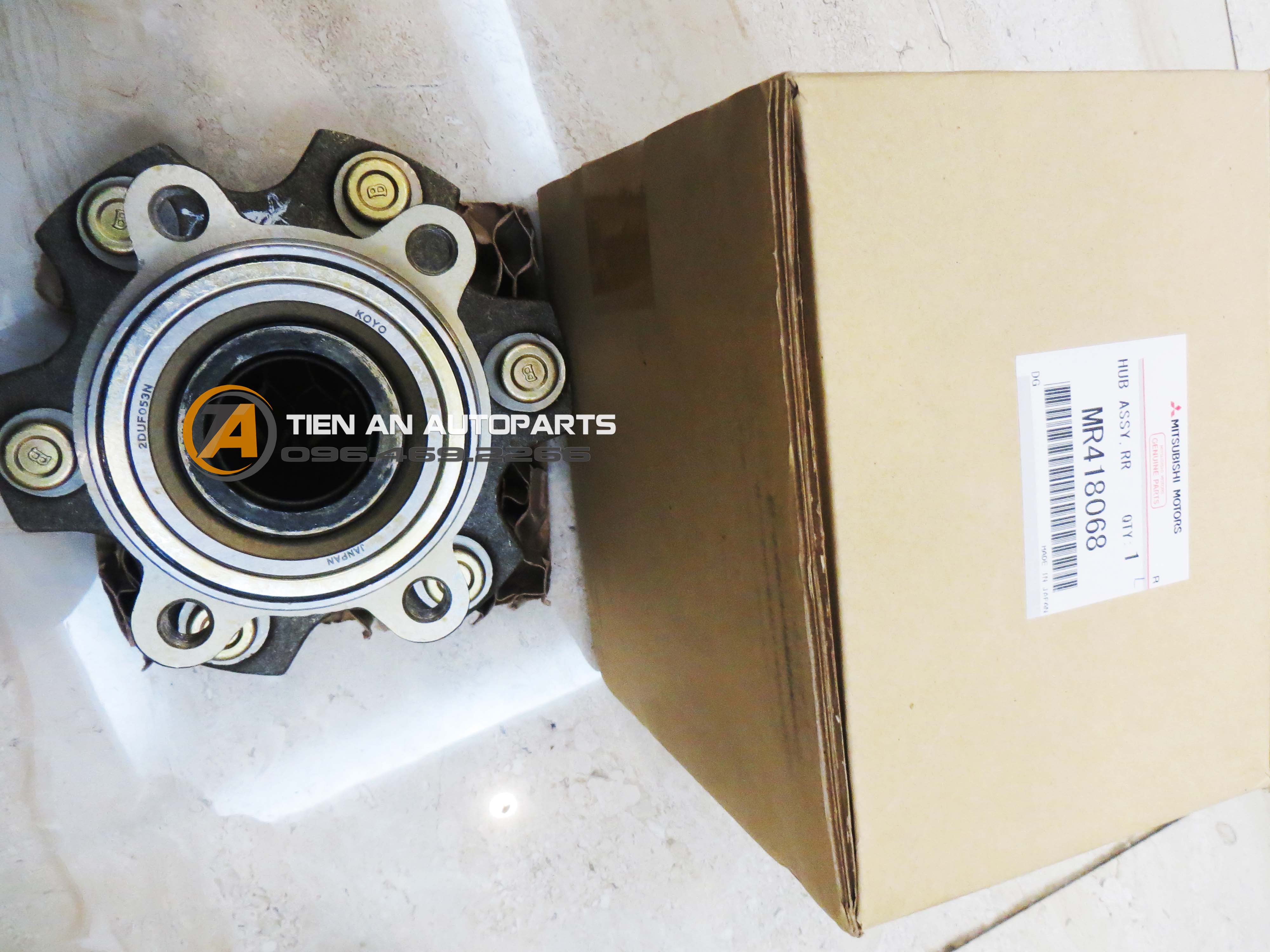 Bi may ơ sau Mitsubishi  Pajero  (V73) - MR418068, MN103586