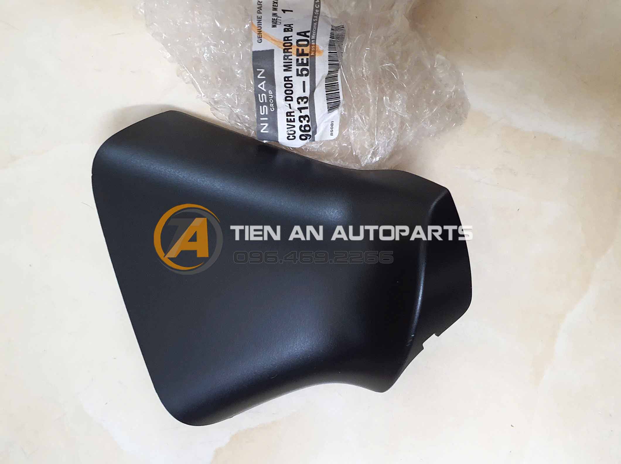 Ốp Chân Gương Nissan Almera – Mã 96313-5EF0A | Phụ Tùng Ô Tô Tiến An