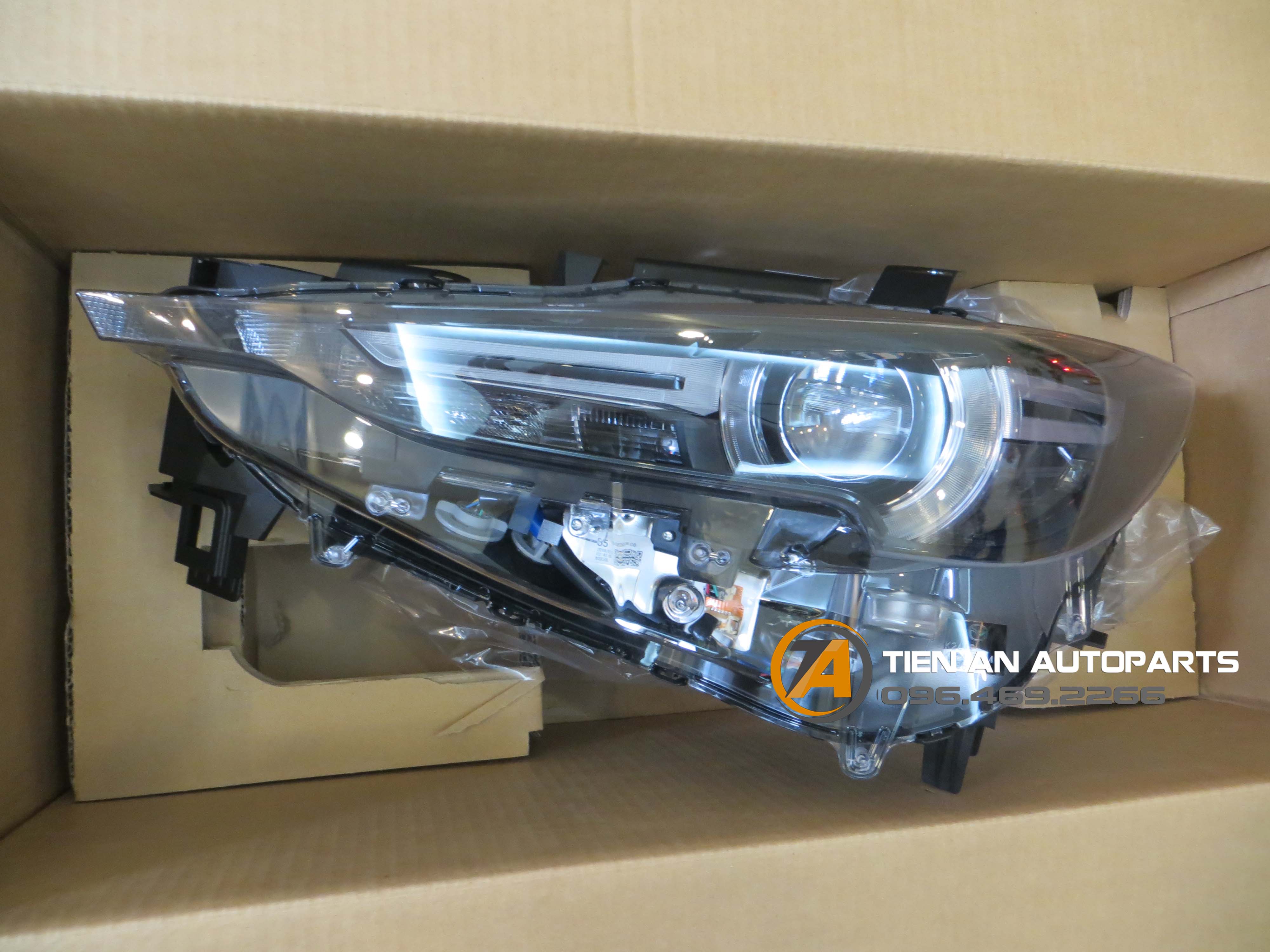 Đèn pha Mazda Cx5 2.0 (2018-2022) - KB8P51041E, KB8P51031E