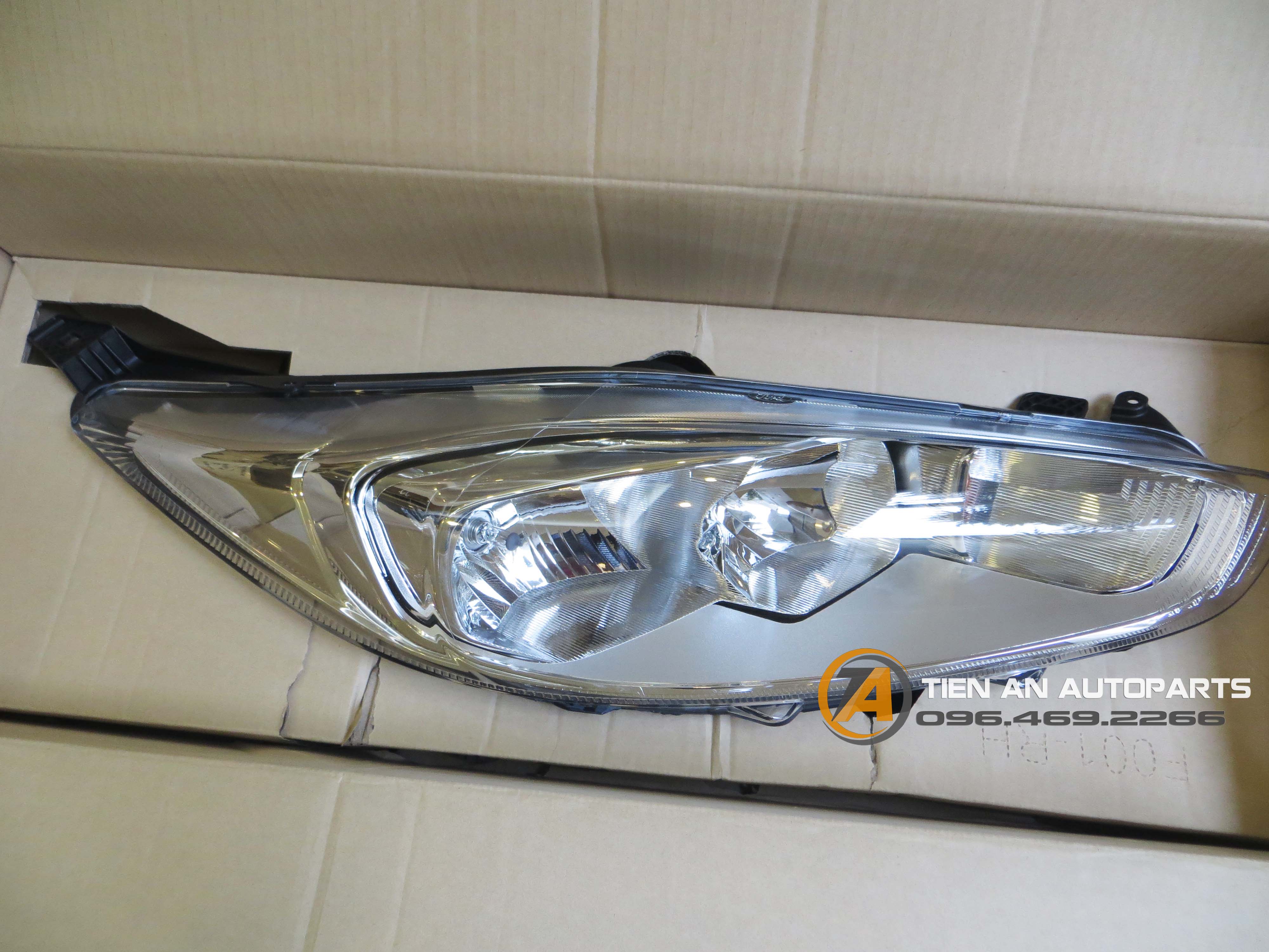 Đèn pha Ford Fiesta (2011 - 2013) - DN2851040E