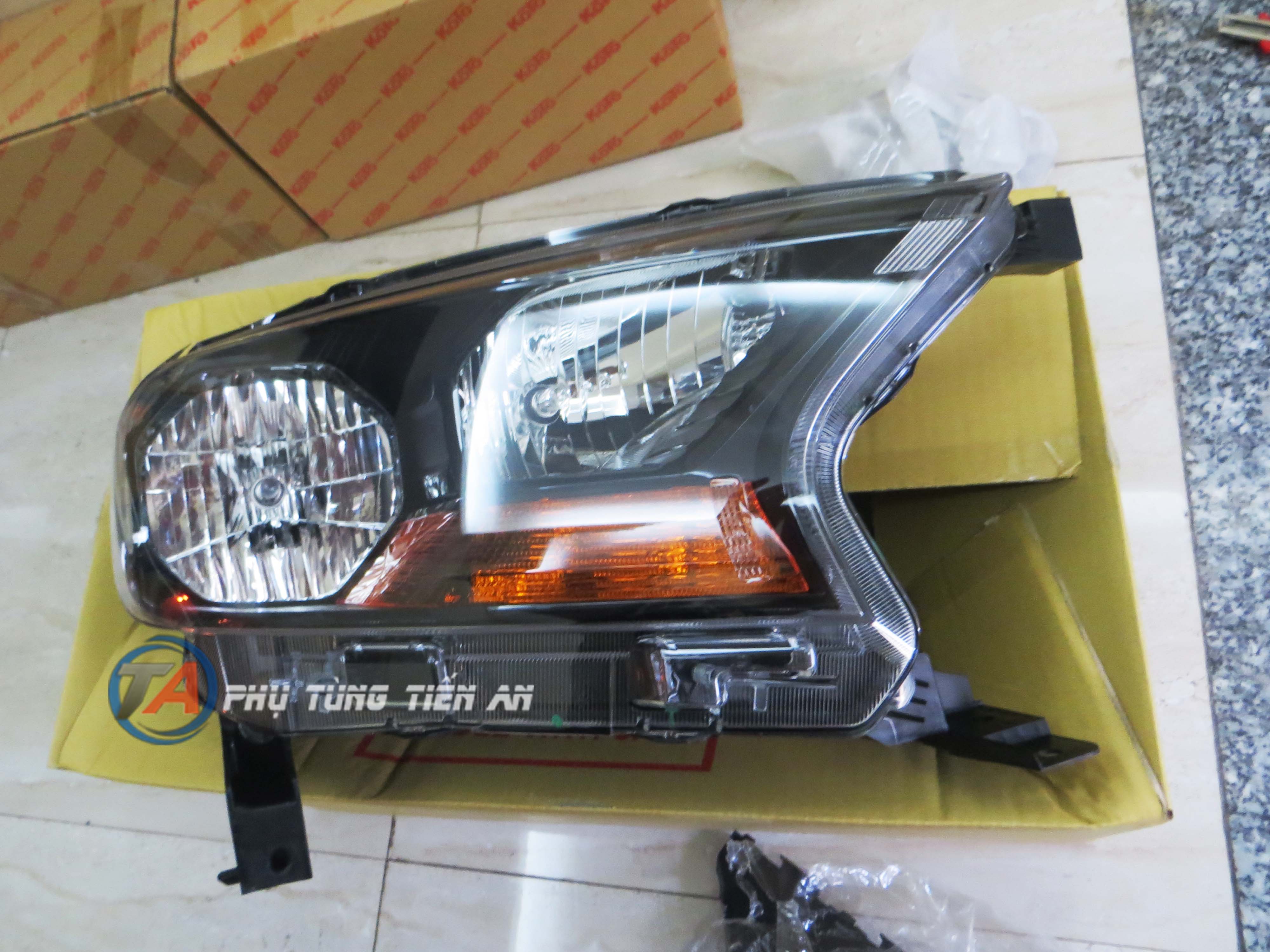 Đèn pha Ford Ranger XLS 2014(2018) - EB3Z13008EP, EB3Z13008EE