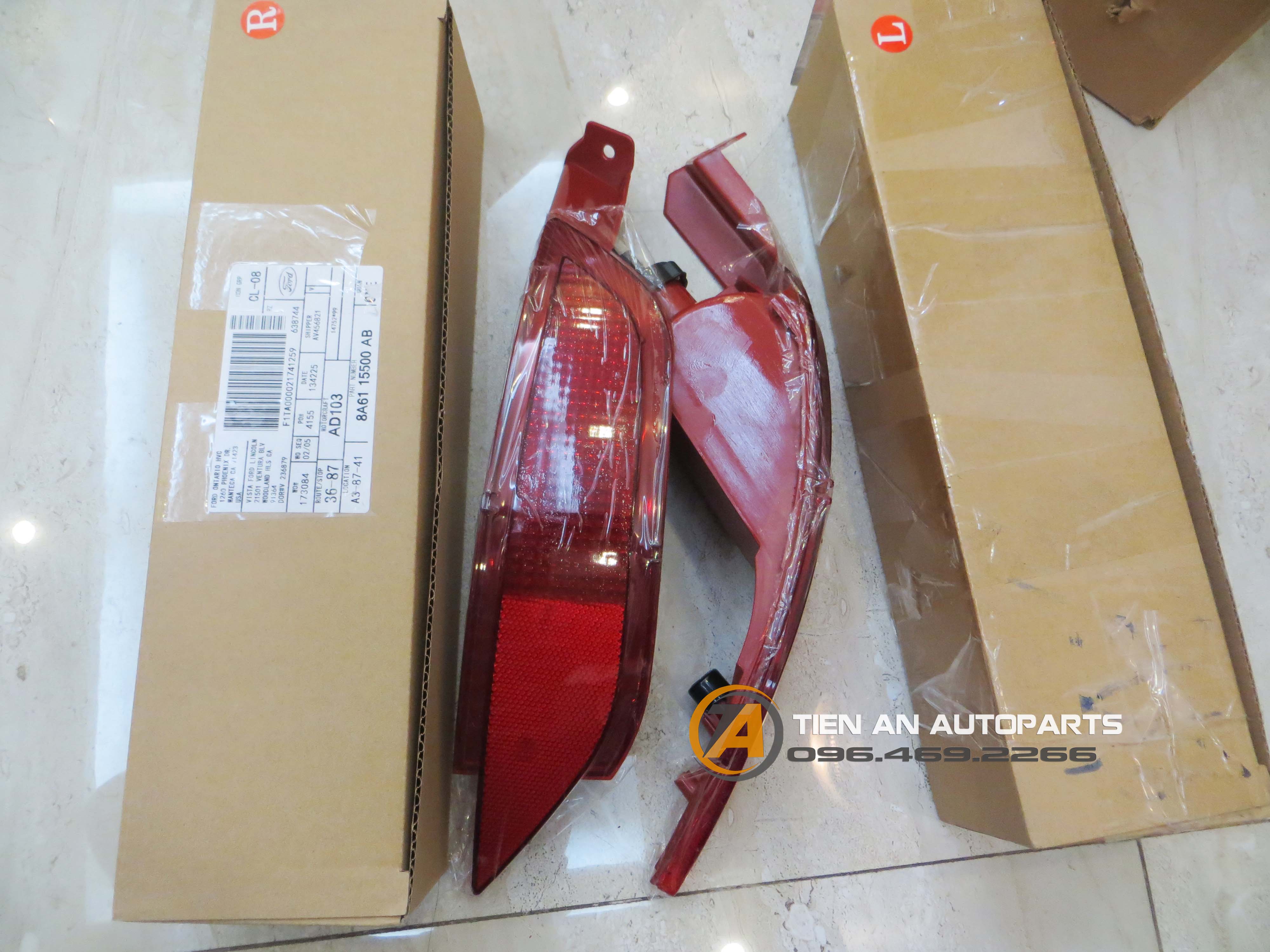 Đèn phản quang Ford Fiesta 2014-8A6115500AB, 8A6115K273AB