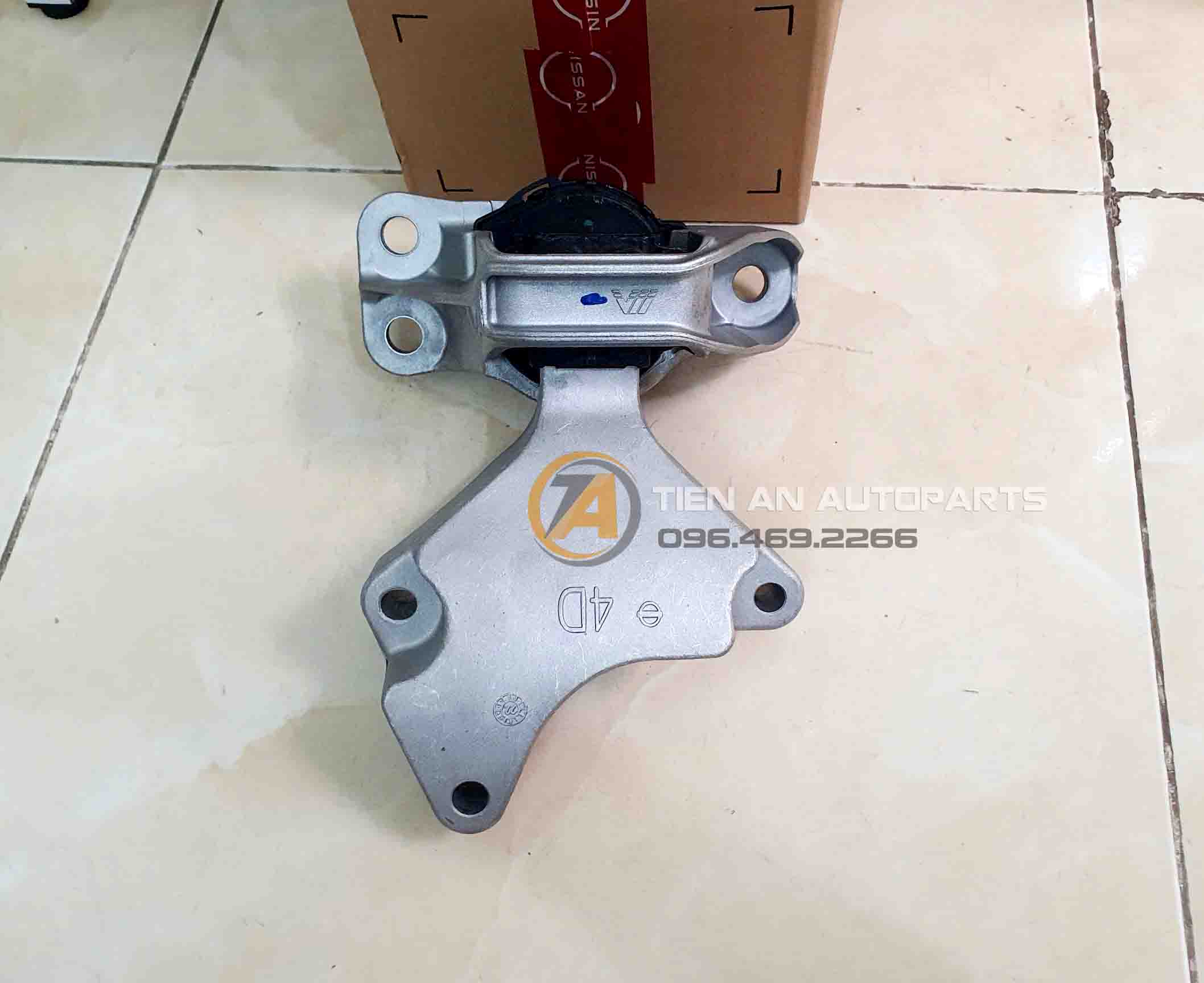 Chân Đầu Máy Nissan Almera 11210-5EK0B | Cao Su Chân Máy Chính Hãng | Phụ Tùng Ô Tô Tiến An