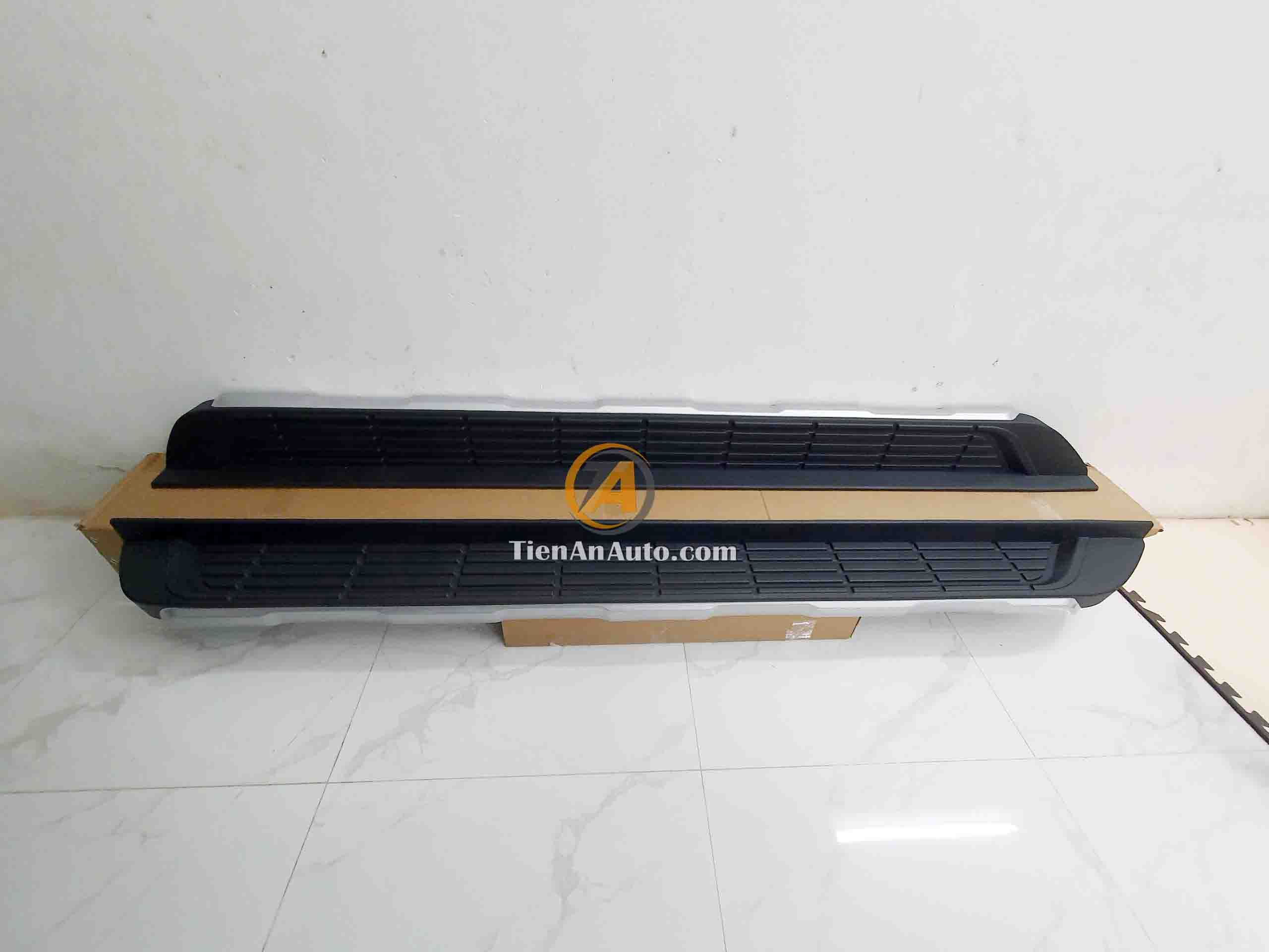 Bậc Lên Xuống Ford Ranger Chính Hãng | Phụ Tùng Ô Tô Tiến An